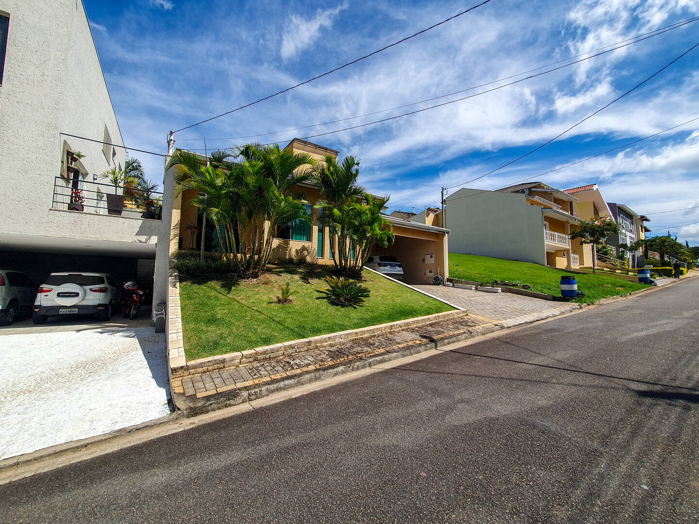 Casa à venda com 3 quartos, 306m² - Foto 5