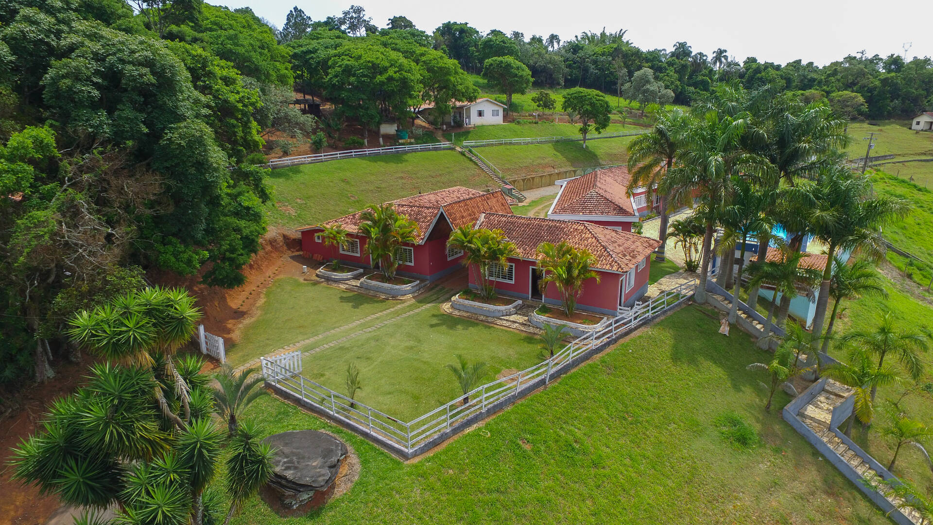 Fazenda à venda com 6 quartos, 1360m² - Foto 44