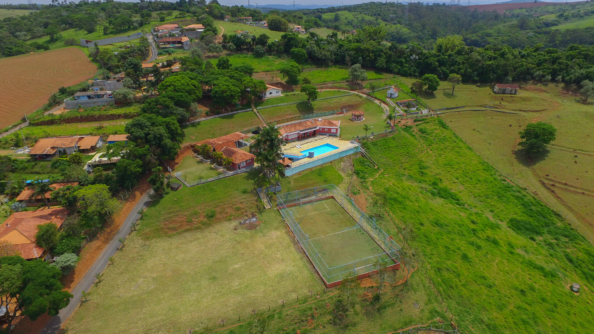 Fazenda à venda com 6 quartos, 1360m² - Foto 3