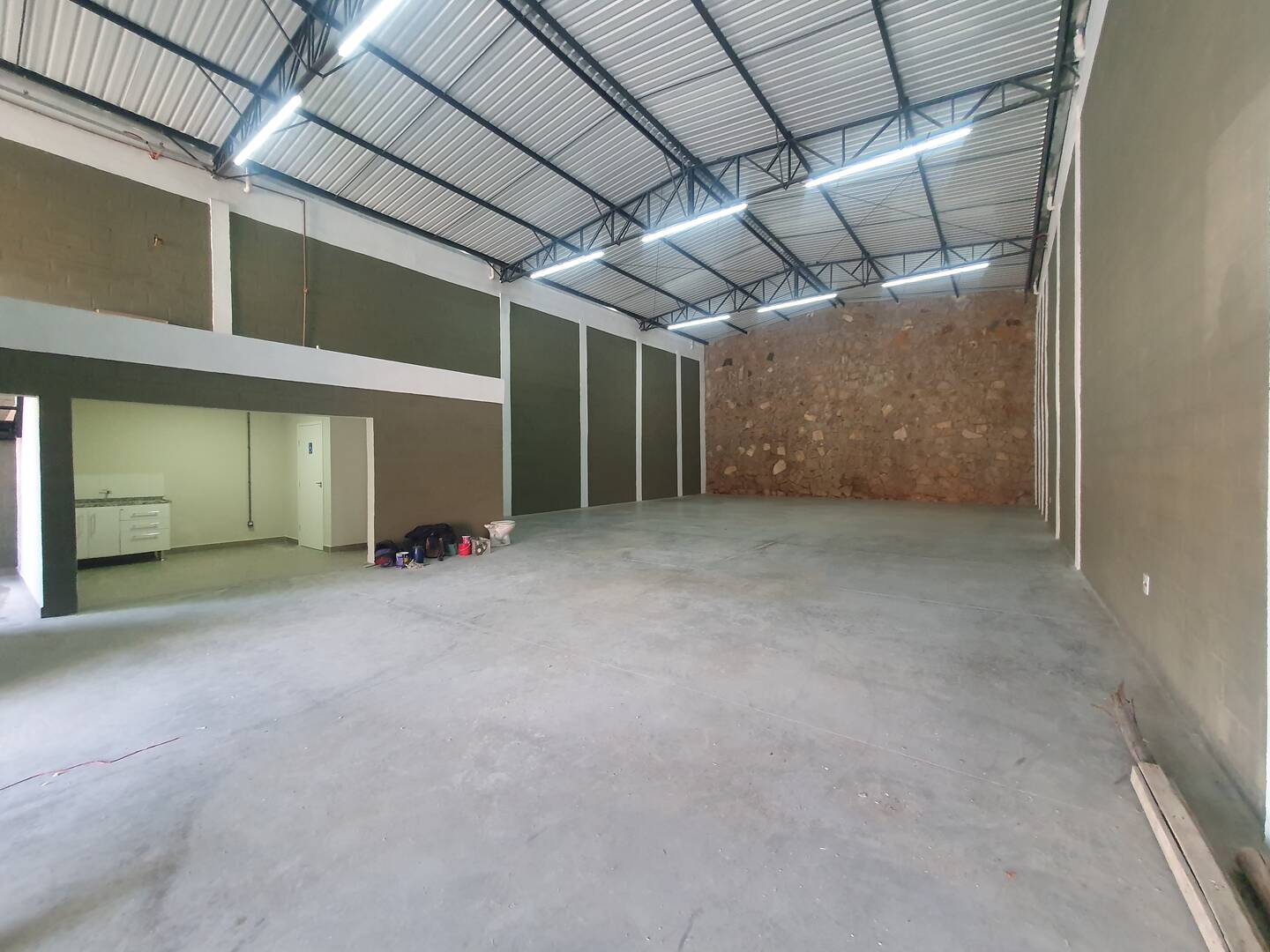 Depósito-Galpão-Armazém à venda e aluguel, 331m² - Foto 6