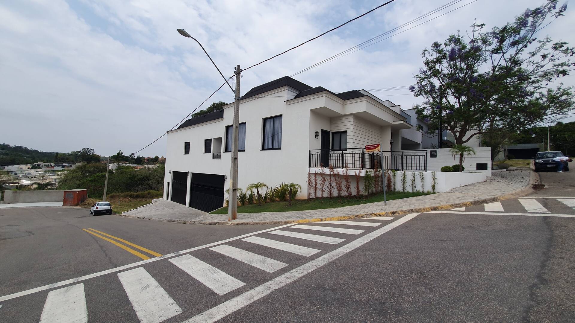 Casa para alugar com 3 quartos, 200m² - Foto 2