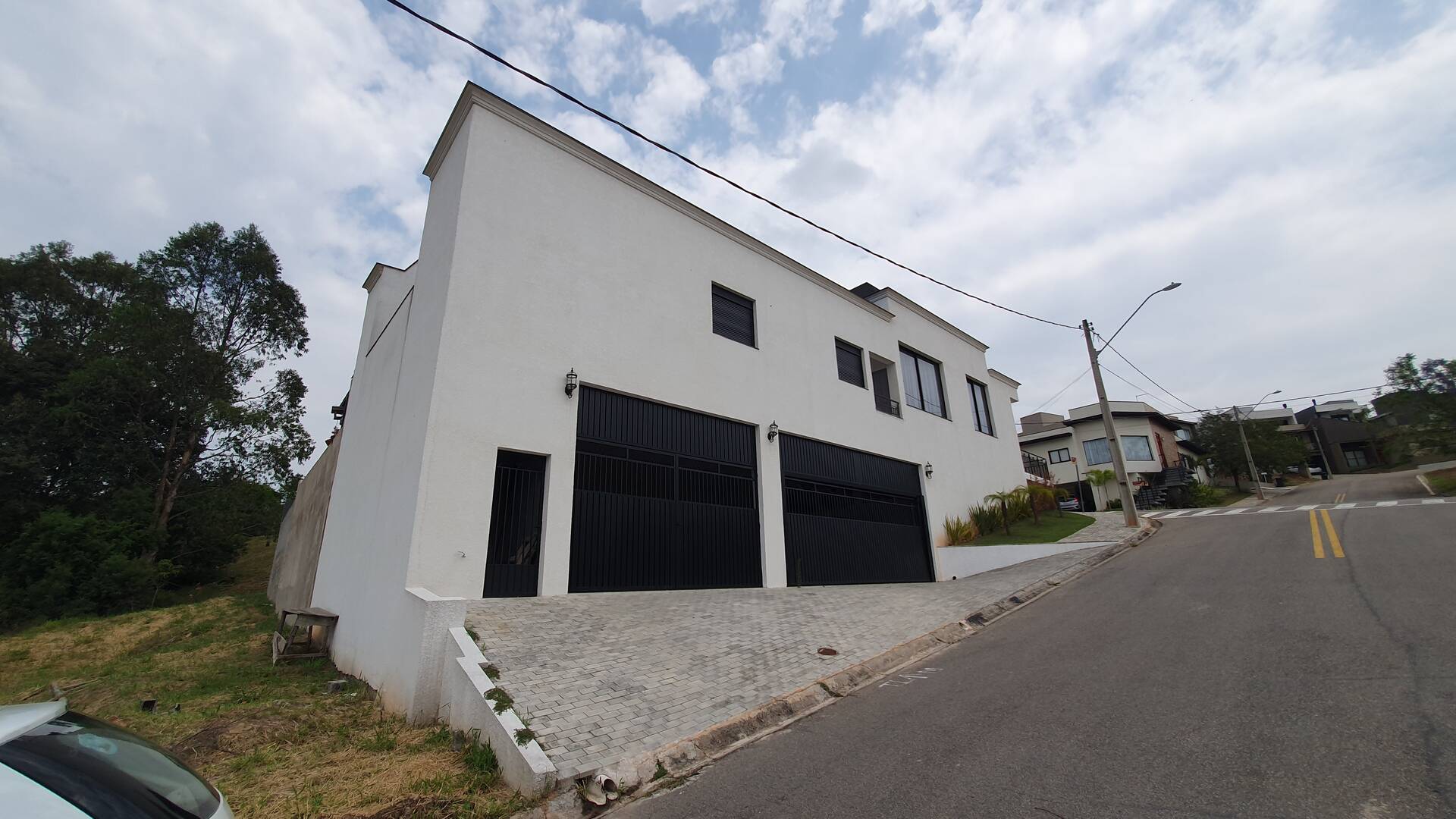 Casa para alugar com 3 quartos, 200m² - Foto 1