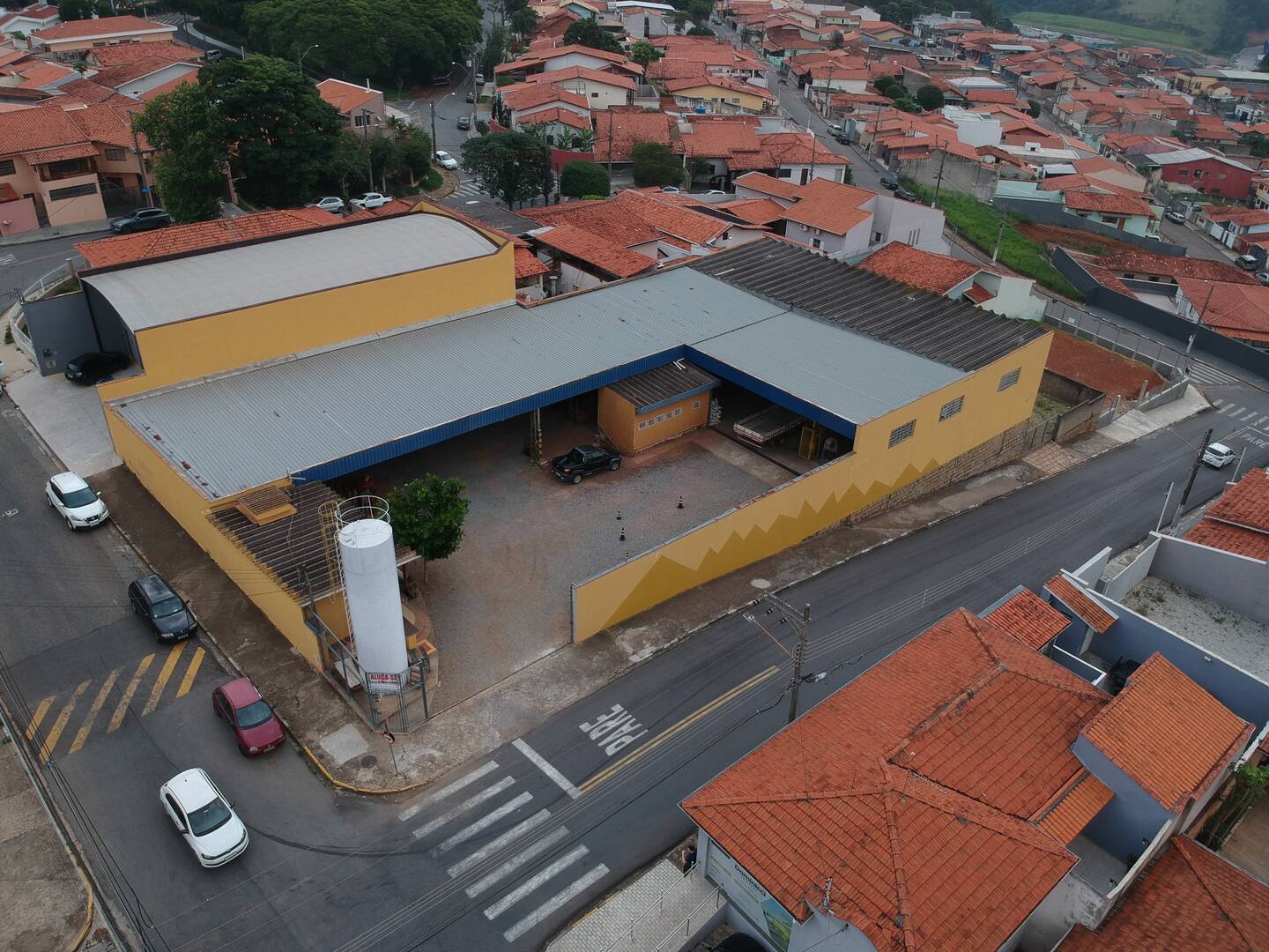 Depósito-Galpão-Armazém para alugar, 1237m² - Foto 1