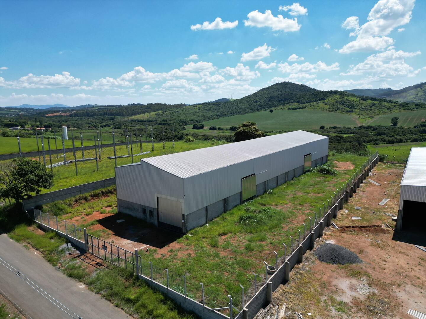 Depósito-Galpão-Armazém para alugar, 2500m² - Foto 2