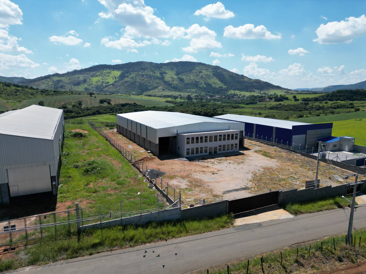 Depósito-Galpão-Armazém para alugar, 5000m² - Foto 1