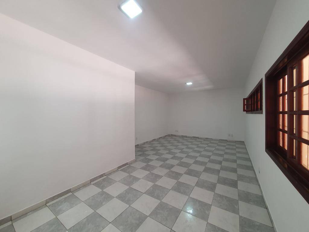 Casa para alugar com 3 quartos, 120m² - Foto 3