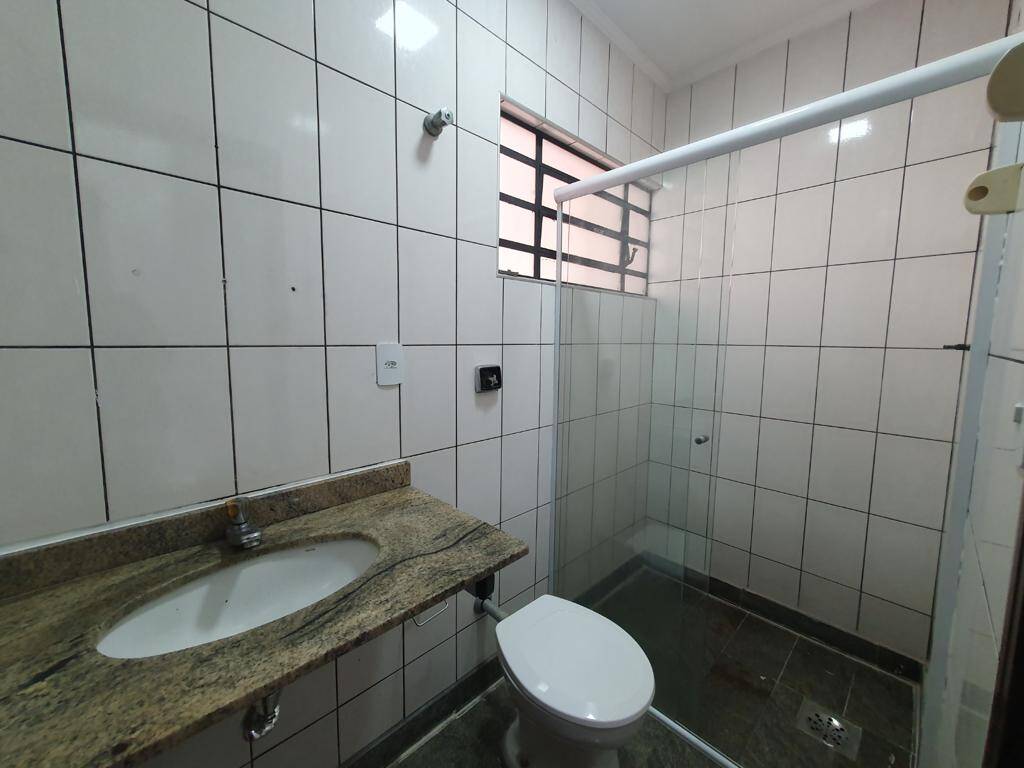 Casa para alugar com 3 quartos, 120m² - Foto 10