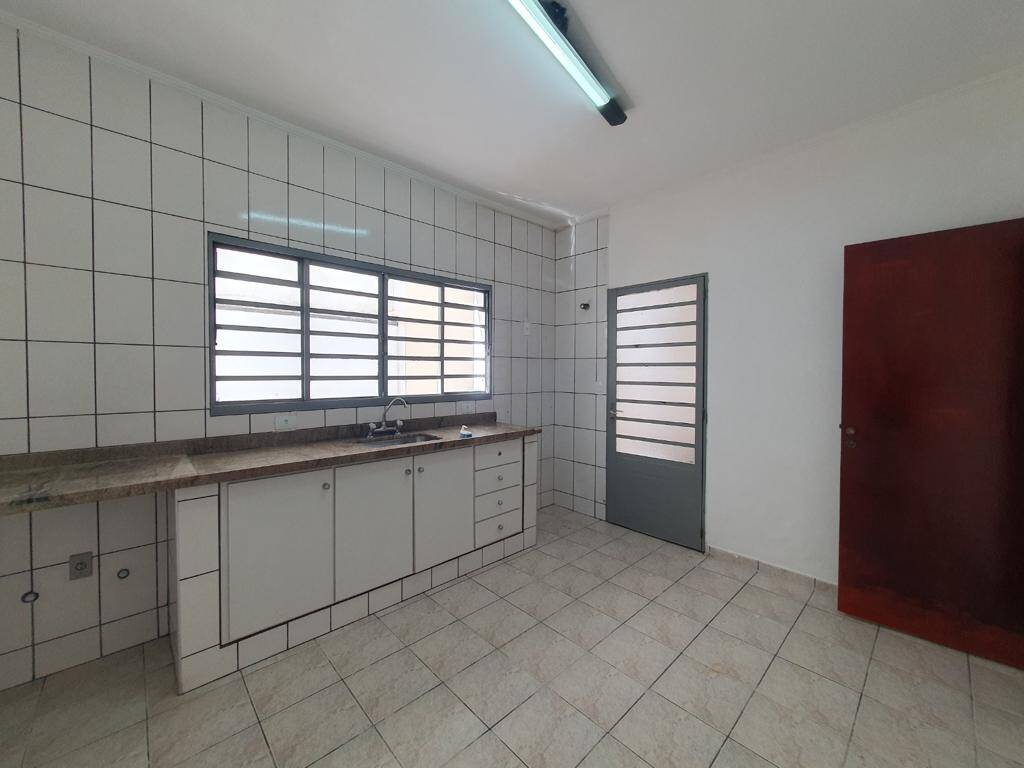 Casa para alugar com 3 quartos, 120m² - Foto 9