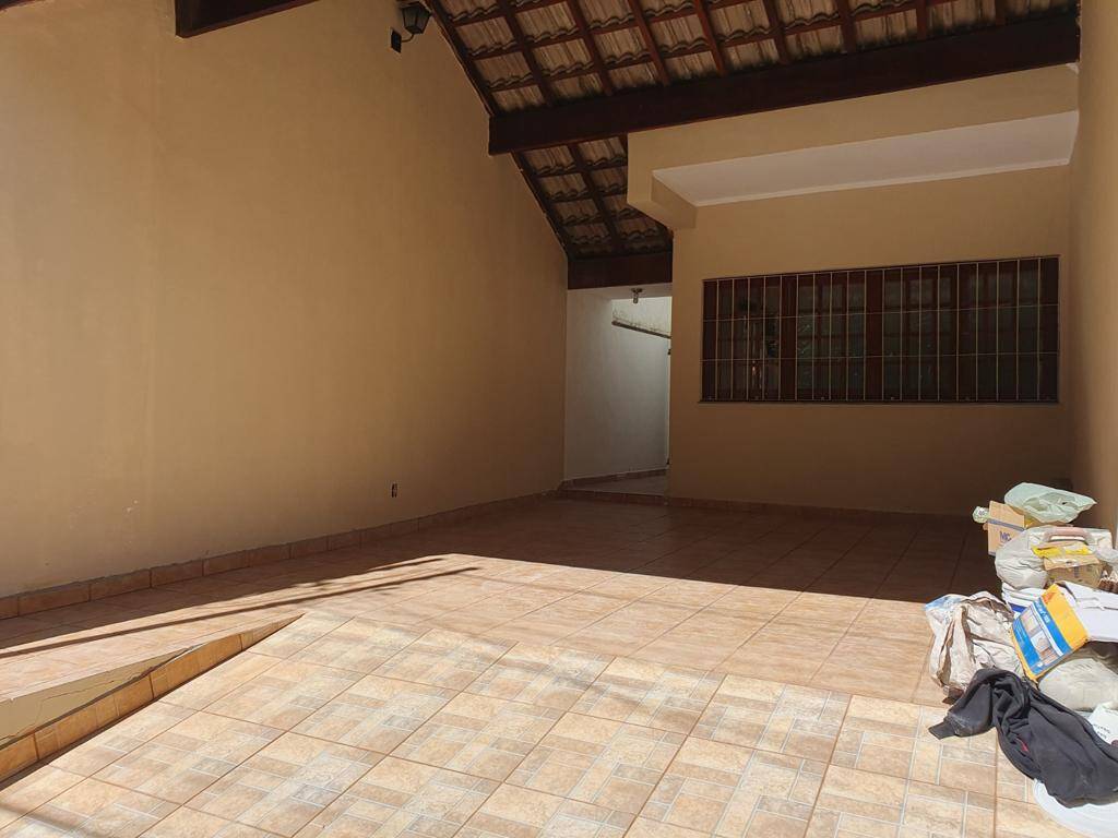 Casa para alugar com 3 quartos, 120m² - Foto 2